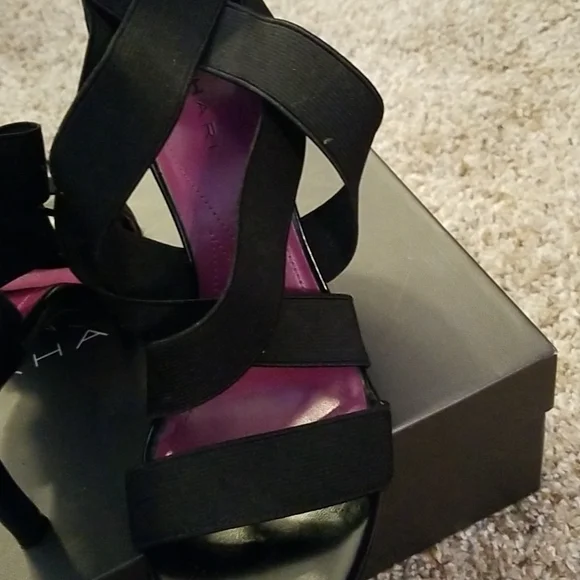 Taheri Hi Heel Sandle - Picture 2 of 9